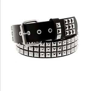 HOT TOPIC studded belt